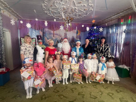 Новогодние игрушки Новогодние игрушки.